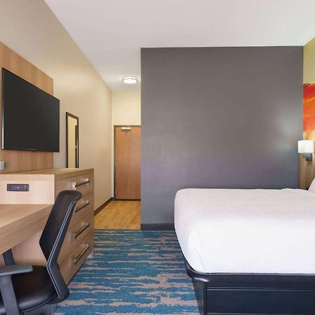 La Quinta Inn & Suites By Wyndham San Antonio Seaworld Lafb Kültér fotó