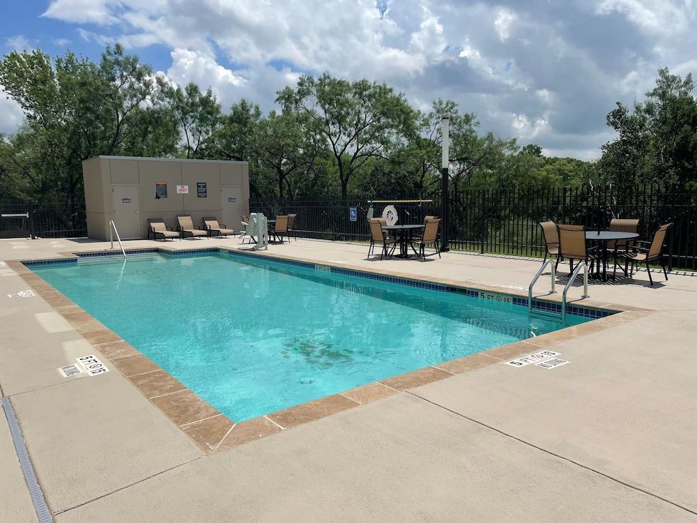 La Quinta Inn & Suites By Wyndham San Antonio Seaworld Lafb Kültér fotó