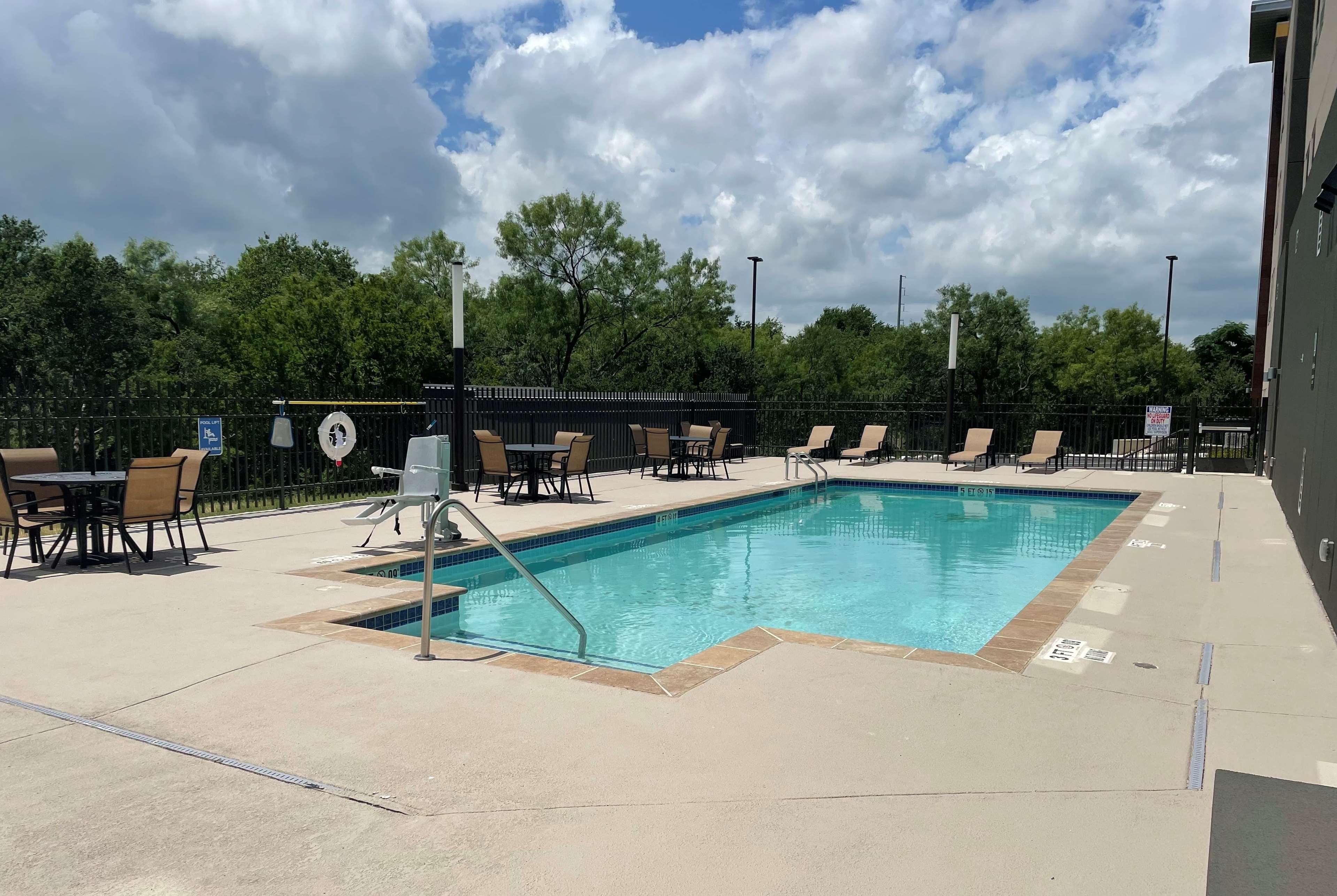 La Quinta Inn & Suites By Wyndham San Antonio Seaworld Lafb Kültér fotó